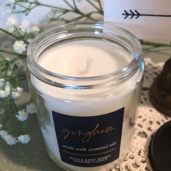 NEW single wick candle from Bath and Body Works - Picture 2 of 2